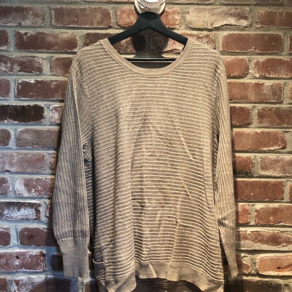 Women’s Knit Sweater w/ Open Back